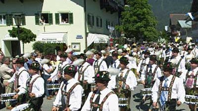 Garmisch-Patenkirchen: In Garmisch-Patenkirchen ist's schön - deshalb möchte der Bürgermeister dort gerne Bürgermeister bleiben.