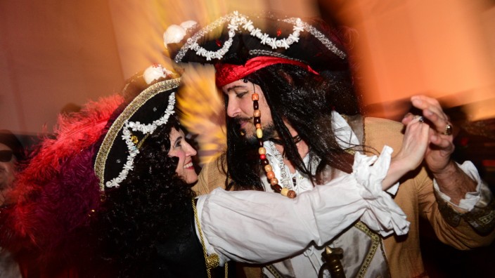 Veranstaltungen: Fluch der Kostümwahl: Captain Jack Sparrow hat einen nachhaltigen Einfluss auf das Verkleidungsverhalten der Münchner Großstädter.