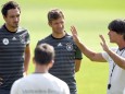 DFB-Nationalmannschaft - Joachim Löw beim Training mit Mats Hummels und Thomas Müller