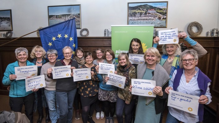 Gleichberechtigung im Landkreis Starnberg: Was sie sich von Europa wünschen, haben Grünen-Frauen anlässlich des Frauentags und der kommenden Europawahl auf Zetteln aufgeschrieben.