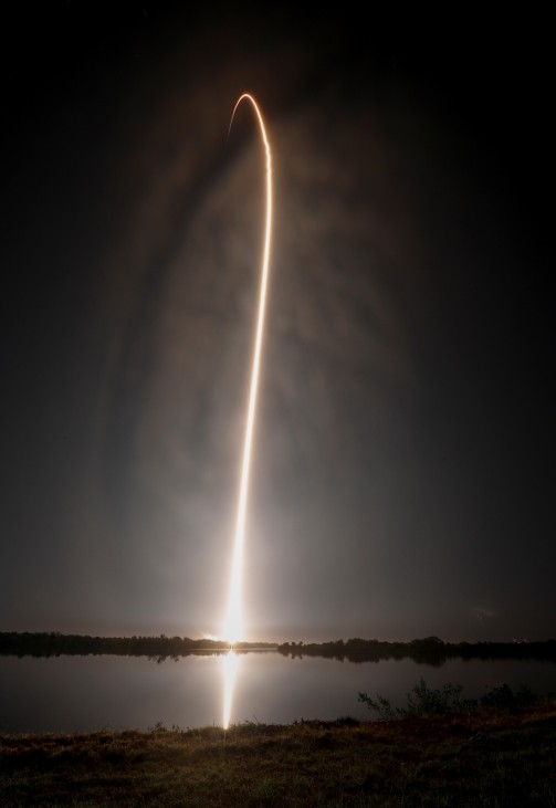 SpaceX Falcon 9 rocket lifts off to ISS from Kennedy Space Center