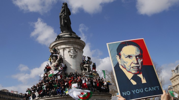 Protest gegen algerischen Präsidenten in Paris