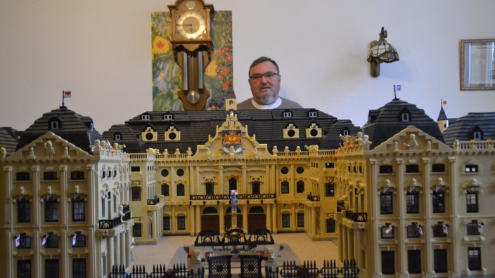 Würzburg: Reinhold Dukat spielt mit dem Gedanken, nach der Residenz womöglich auch noch den Dom, die alte Mainbrücke und die Festung mit Lego nachzubauen. Das Problem ist: Das Gästezimmer ist jetzt bereits vollgestellt.
