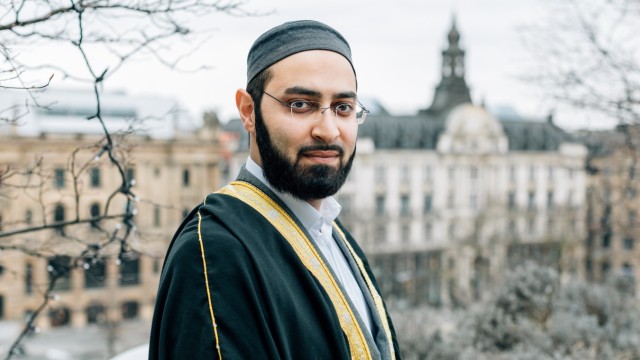 Der Imam Achmad Popal am 19.02.2019 im Kaufhaus Oberpollinger in der Neuhauser Straße.