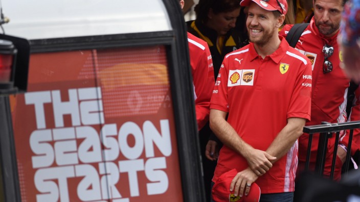 Motorsport: Das Lächeln des Herausforderers: Sebastian Vettel in Melbourne.