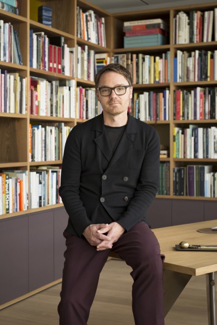 Wünschfunk: Oliver Jahn, 48, ist seit 2011 Chefredakteur der deutschen Ausgabe des Magazins AD Architectural Digest. Neben Architektur und Design beschäftigt er sich mit Literatur, Fernsehen und Design.