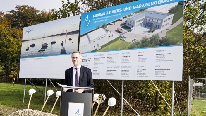 Umstrittene Bescheide: "Uns bleibt nichts anderes übrig": Geschäftsführer Norbert Impelmann beruft sich bei der Zustellung von Gebührenbescheiden auf die Satzung des Abwasserverbands Starnberger See.
