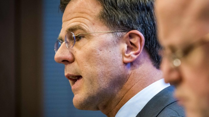 Niederlande: Premierminister Mark Rutte (links) mit Justiz- und Verteidigungsminister Ferd Grapperhaus.