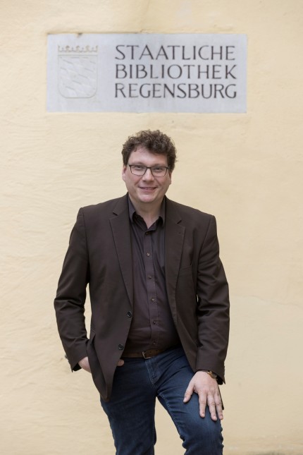 Literaturpreis: Leiter der Regensburger Bibliothek ist Bernhard Lübbers.