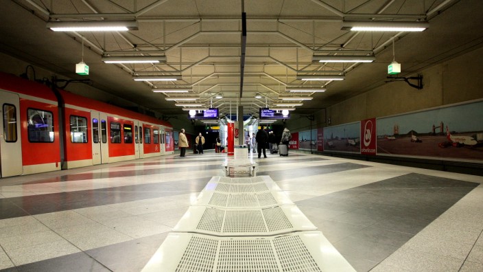 S-Bahn-Ringschluss: Noch ist die Endstation für die Flughafen-S-Bahnen die unterirdische Station unter dem Airport. Später fahren die Züge bis Schwaigerloh durch.
