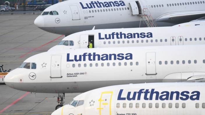 Lufthansa-Flugzeuge am Frankfurter Flughafen