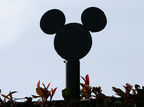 Disney, Reuters