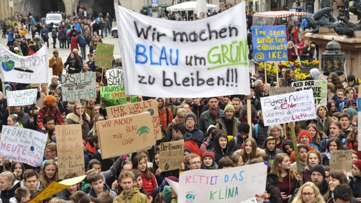 Fridays for future: Immer freitags demonstrieren Schüler für mehr Klimaschutz, hier am 5. April auf dem Marienplatz.