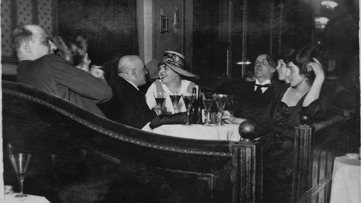 Foxtrott Club, 1919