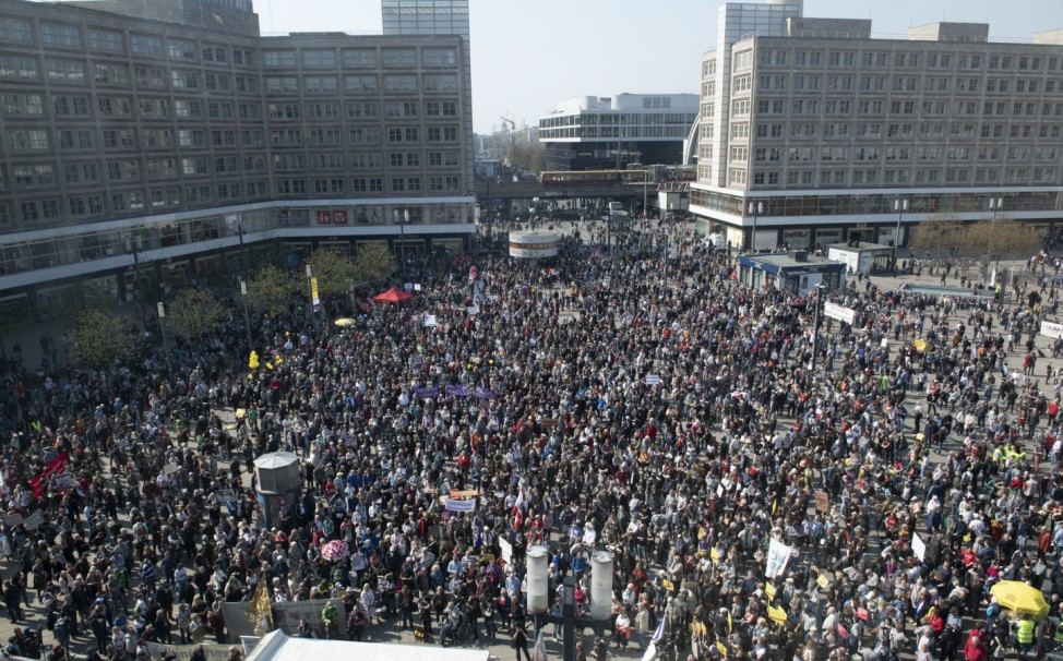 Demonstration gegen steigende Mieten - Berlin