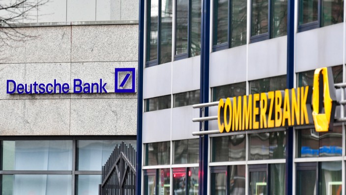 Deutsche Bank und Commerzbank: Filialen der Deutschen Bank und der Commerzbank in Hamburg. Noch sind die Institute nur Nachbarn.