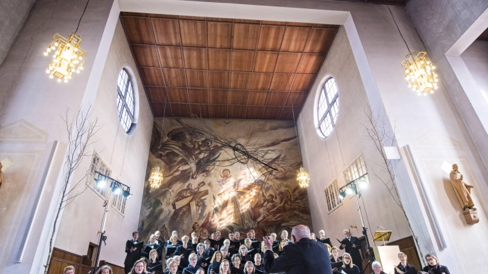 Konzert: Beeindruckend: der von Max Frey geleitete Chor der Musica Starnberg beim Auftritt in St. Maria.