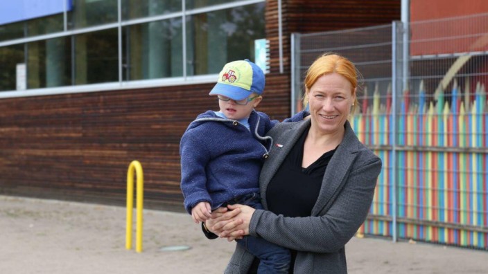 Vorgeburtliche Diagnostik: "Ich würde mir eine Willkommenskultur für jedes Kind wünschen“: Die SPD-Bundestagsabgeordnete Dagmar Schmidt mit ihrem fünfjährigen Sohn Carl.