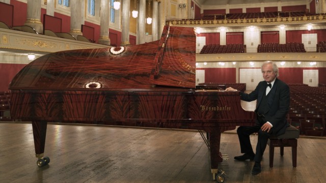 Instrumente: Der Pianist András Schiff am eigens für ihn gefertigten Bösendorfer 280 VC im Konzerthaus Wien.