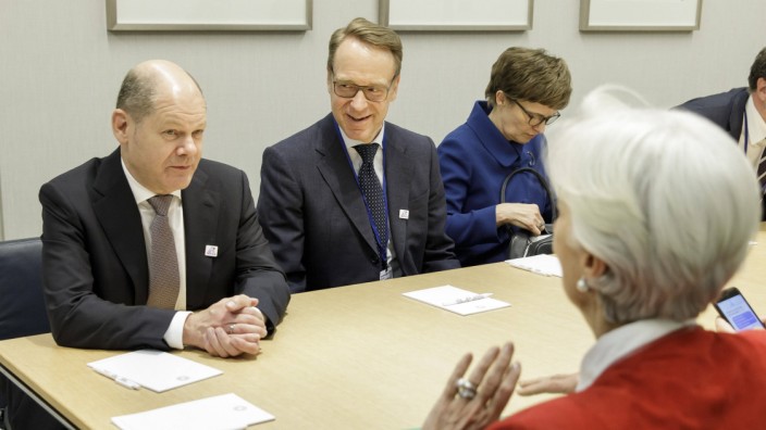 Bundesfinanzminister Olaf Scholz SPD trifft sich mit Christine Lagarde Geschaeftsfuehrende Direk