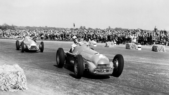 1950 British Grand Prix Silverstone England 11 13 May 1950 Giuseppe Farina R leads Luigi Fagio; Guiseppe Farina