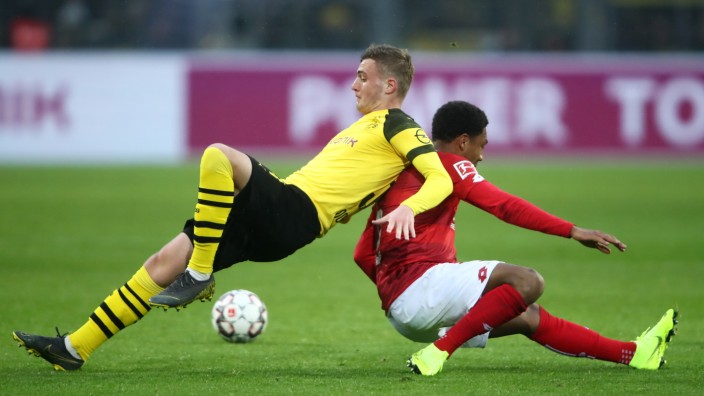 Borussia Dortmund v 1. FSV Mainz 05 - Bundesliga