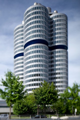 BMW Hochhaus, Vierzylinder und BMW-Museum