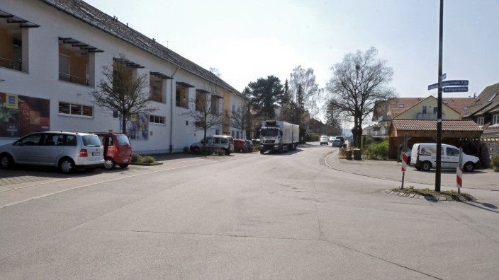 Umwege in Waldram: Die Faulhaberstraße in Waldram ist ein wichtiges Nadelöhr für den Ortsteil. Von Mitte Mai bis Ende Juli wird sie saniert und gesperrt.