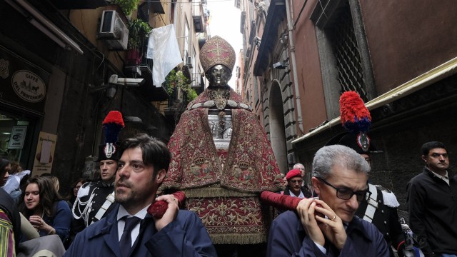 Naples San Gennaro repeats the ´miracle" for the May procession The confirmation of the dissolut
