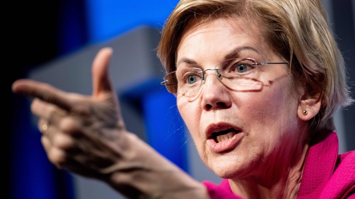 Democratic US presidential hopeful Warren calls for Trump impeachment