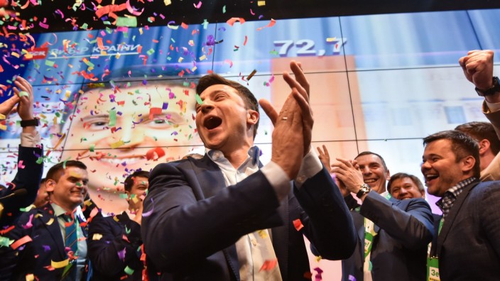 Ukraine: Wahlsieger Wolodymyr Selensky am Sonntag auf einer Wahlpartyin Kiew.