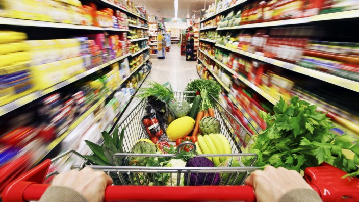 Supermärkte: Kunden wollen ihr Gemüse selber anschauen und auswählen. Doch die Gründe für den schwachen Onlinehandel liegen anderswo.
