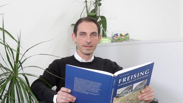 Zum Welttag des Buches: Der CSU-Ortsvorsitzende Jürgen Mieskes hat - beruflich bedingt - nicht allzu viel Zeit zum Lesen.