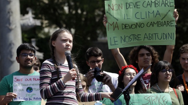 "Fridays for Future": Klimaaktivistin Greta Thunberg bei Fridays-for-Future-Demonstrationen am Karfreitag in Rom