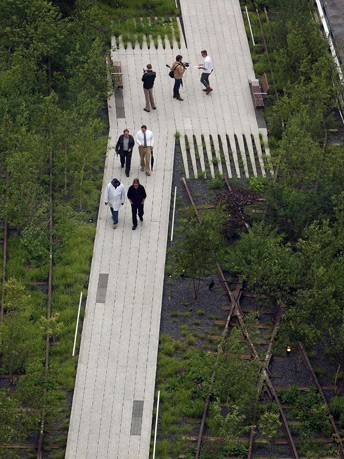 Highline Park in New York City ; AFP