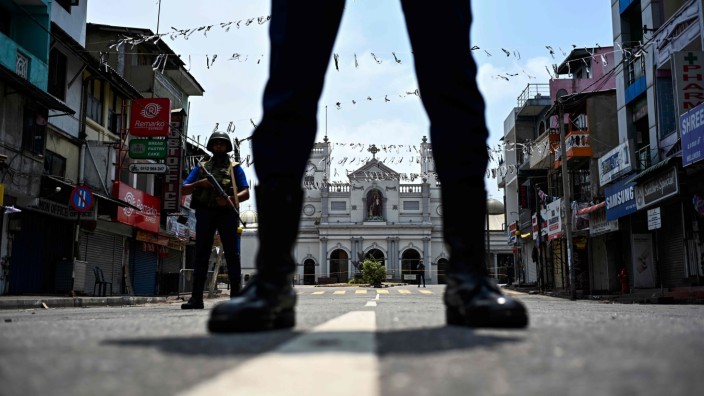 Sicherheitskräfte nach den Anschlägen in Sri Lanka