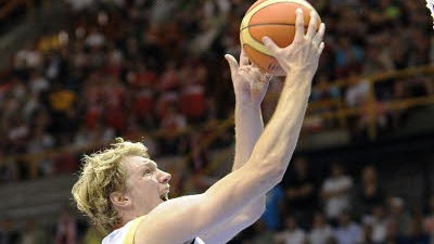 Basketball-EM: Jan-Hendrik Jagla: Nationalspieler Jan-Hendrik Jagla spielt sich derzeit bei der Basketball-EM mit großem Einsatz und Führungsqualitäten in den Vordergrund.
