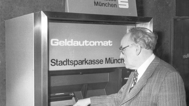 Erster Geldautomat Deutschlands in München, 1977