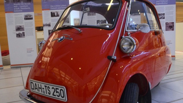 Die 50er-Jahre in Sulzemoos: Eine BMW Isetta aus dem Jahre 1959. Über zwölf PS verfügt das heute fast schon lächerlich anmutende Gefährt für die weniger Zahlungskräftigen.