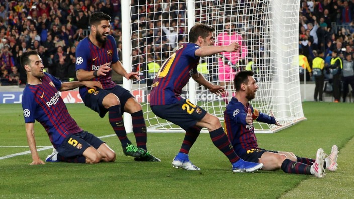 Champions League - Spieler des FC Barcelona bejubeln ein Tor von Lionel Messi