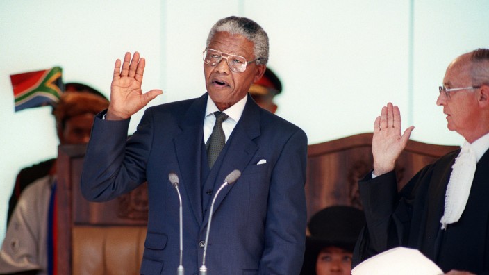 Leserdiskussion: Mit dem Motto "Ein besseres Leben für alle" startete der ANC 1994 unter Mandela in die neue Zeit.