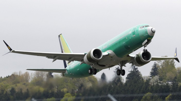 Boeing: Boeing hat sich viel Zeit gelassen, einen schon früh bemerkten Softwarefehler in den 737-Max-Maschinen der Luftfahrtbehörde zu melden.