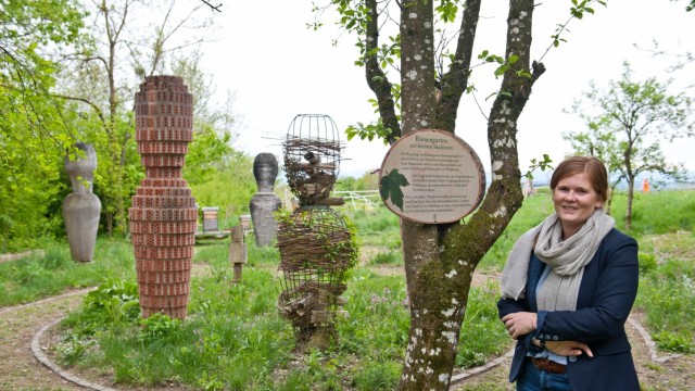 Hoher Besuch: Sophie Schweisfurth, Geschäftsführerin in Herrmannsdorf, wird Prinz Charles die Bienenhäuser zeigen - ein großes Interesse des 70-Jährigen.