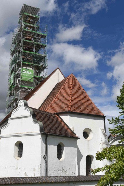 Frauenkirche in Kollbach: Bereits eine Drittelmillion Euro hat die Gemeinde in den vergangenen Jahren in die Renovierung der barocken Frauenkirche in Kollbach gesteckt. Geht es nach den Bürgern, soll sie auch weiter sakral genutzt werden.