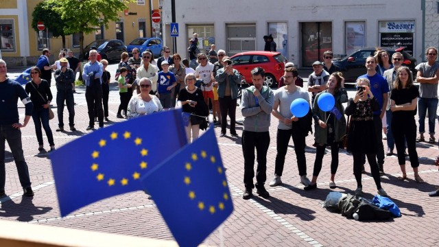 Pulse of Europe Erding: Erding feiert Europa: Unter diesem Motto stand eine Kundgebung am Sonntag auf dem Schrannenplatz.