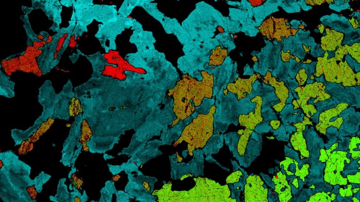 Geologie: Die Mineralien im Erdmantel scheinen sich kaum zu vermischen - unter dem Mikroskop zeigt sich ihre Verteilung.