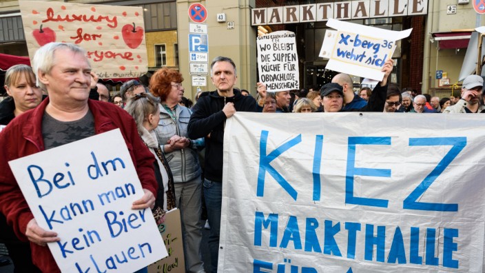 Kundgebung in Berlin Kreuzberg unter dem Motto Markthalle 9 für Alle Unter dem Motto Markthalle 9 f