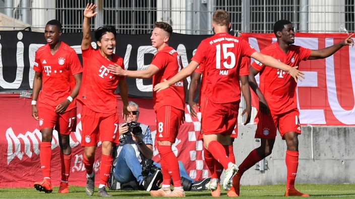 Bayern Muenchen II v VfL Wolfsburg II - Third League Playoff Second Leg