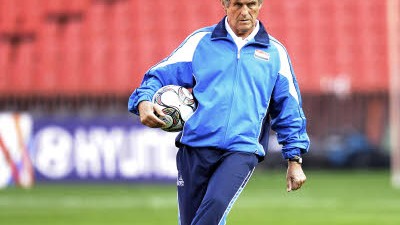 Fußball: Confed-Cup: Der Serbe Bora Milutinovic hat auf der ganzen Welt gearbeitet. Nun ist er Trainer der Auswahl Iraks, einem Team mit Spielern aus vielen religiösen und ethnischen Gruppen.