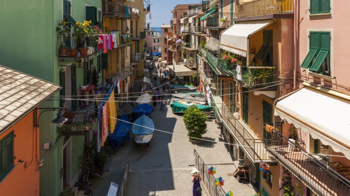 Italy Liguria La Spezia Cinque Terre Manarola view to alley with residential houses PUBLICATION